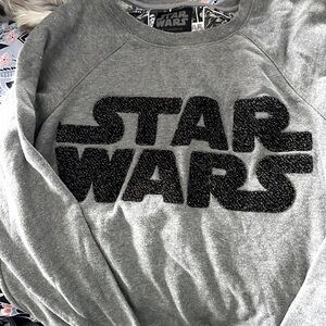 DisneyStore Star Wars women’s XL Sweatshirt new